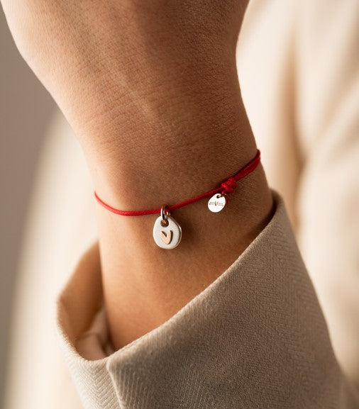 Bracciale goccia cuore con cordino